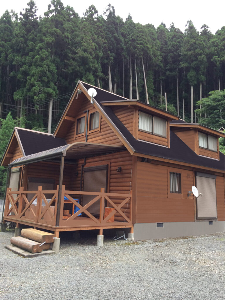 岸和田市ログハウス防腐剤入りキシラデコール塗装工事 施工後