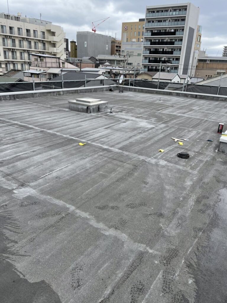 高槻市ビル屋上防水工事　施工前