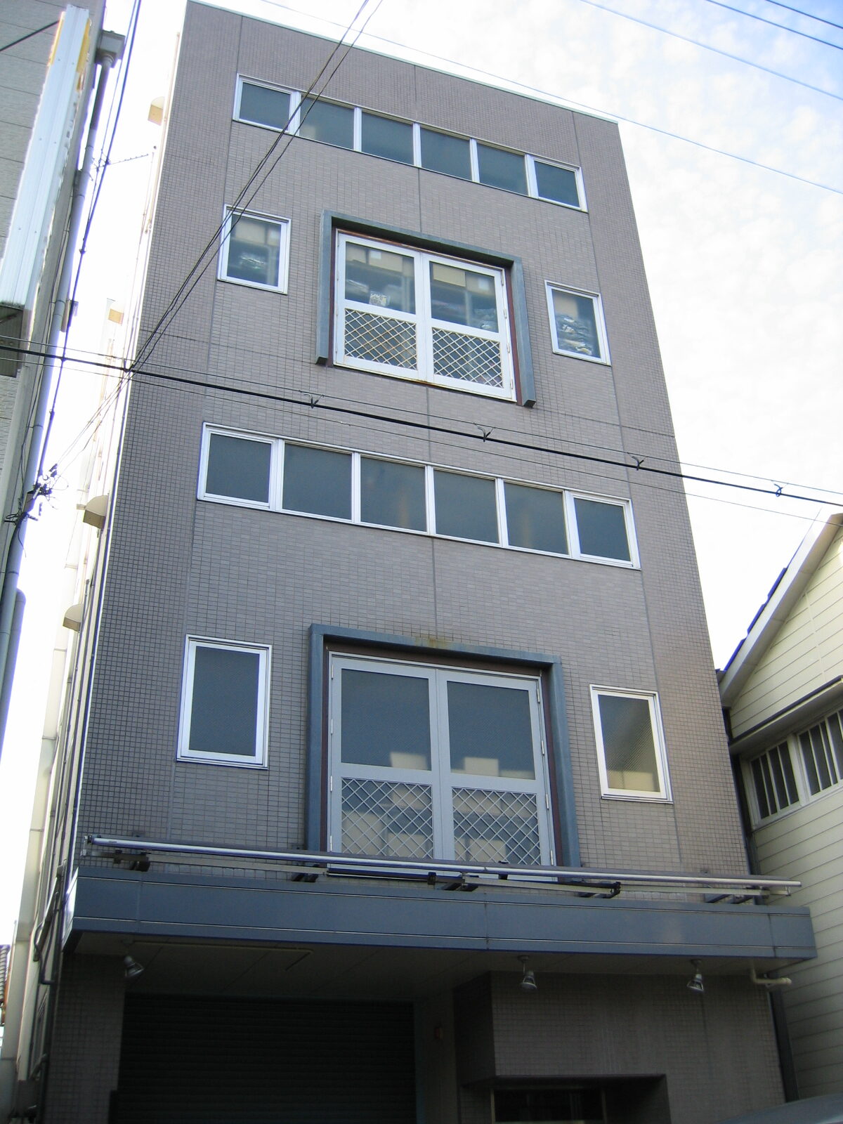 大阪市東成区タイル補修工事