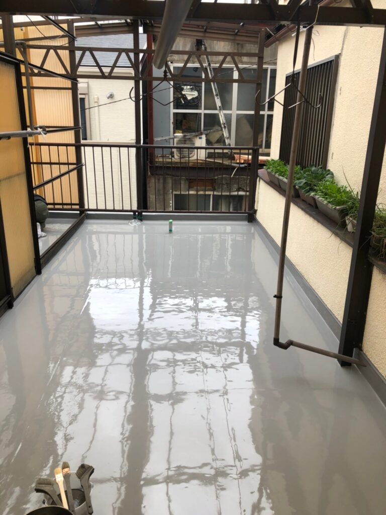 摂津市ベランダ防水工事 通期緩衝マット敷設