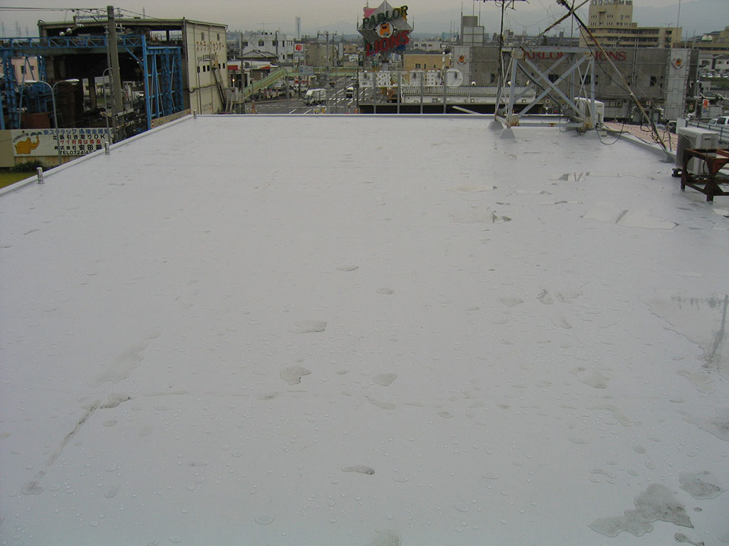 岸和田市の屋根塗装工事屋上FRP防水工事施工後